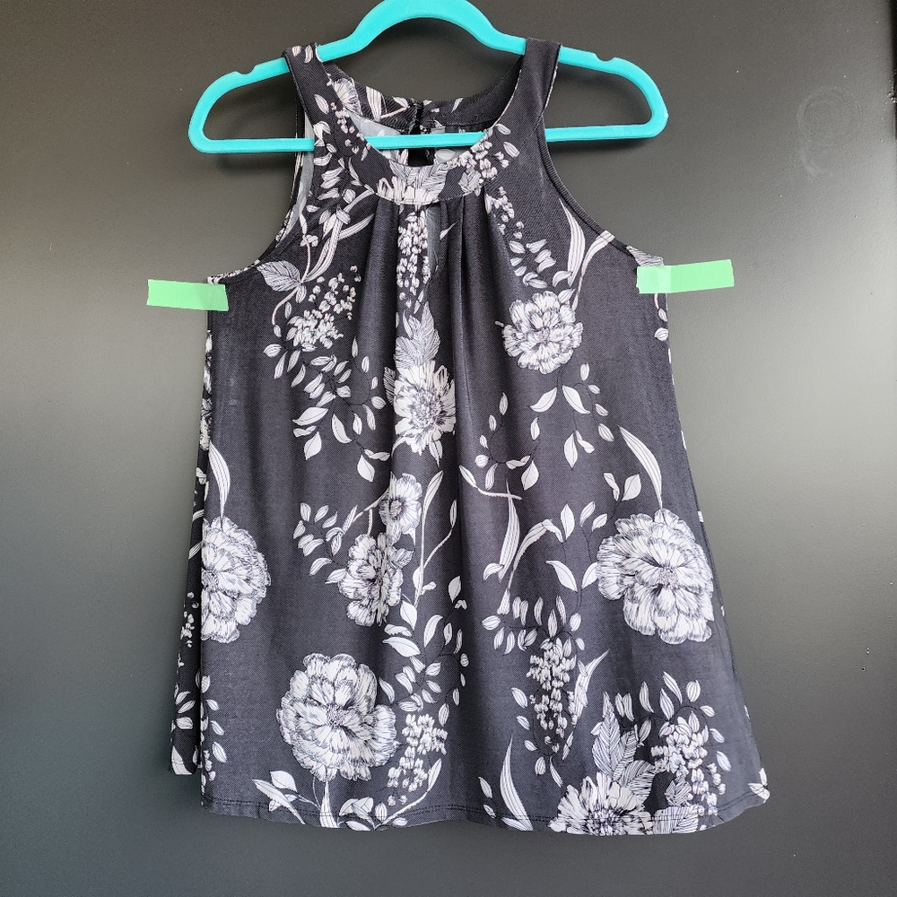 NWOT  BLACK & WHITE FLORAL HALTER BLOUSE BY LILY MORGAN - SIZE SMALL